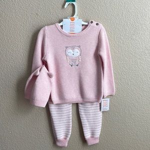 Pink knit outfit set with hat